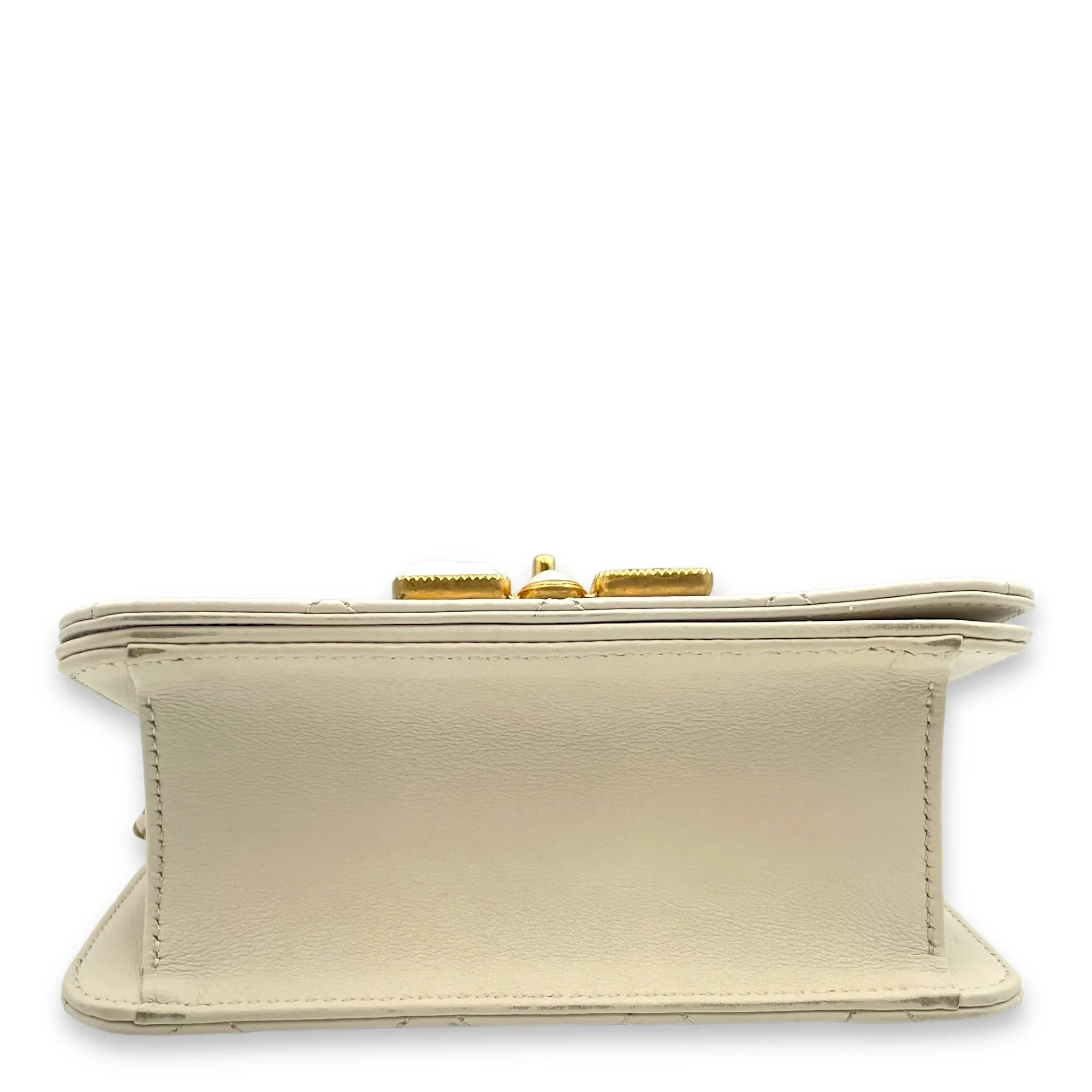 Seasonal Flap Off-white Crossbody Bag in Calfskin, Gold hardware