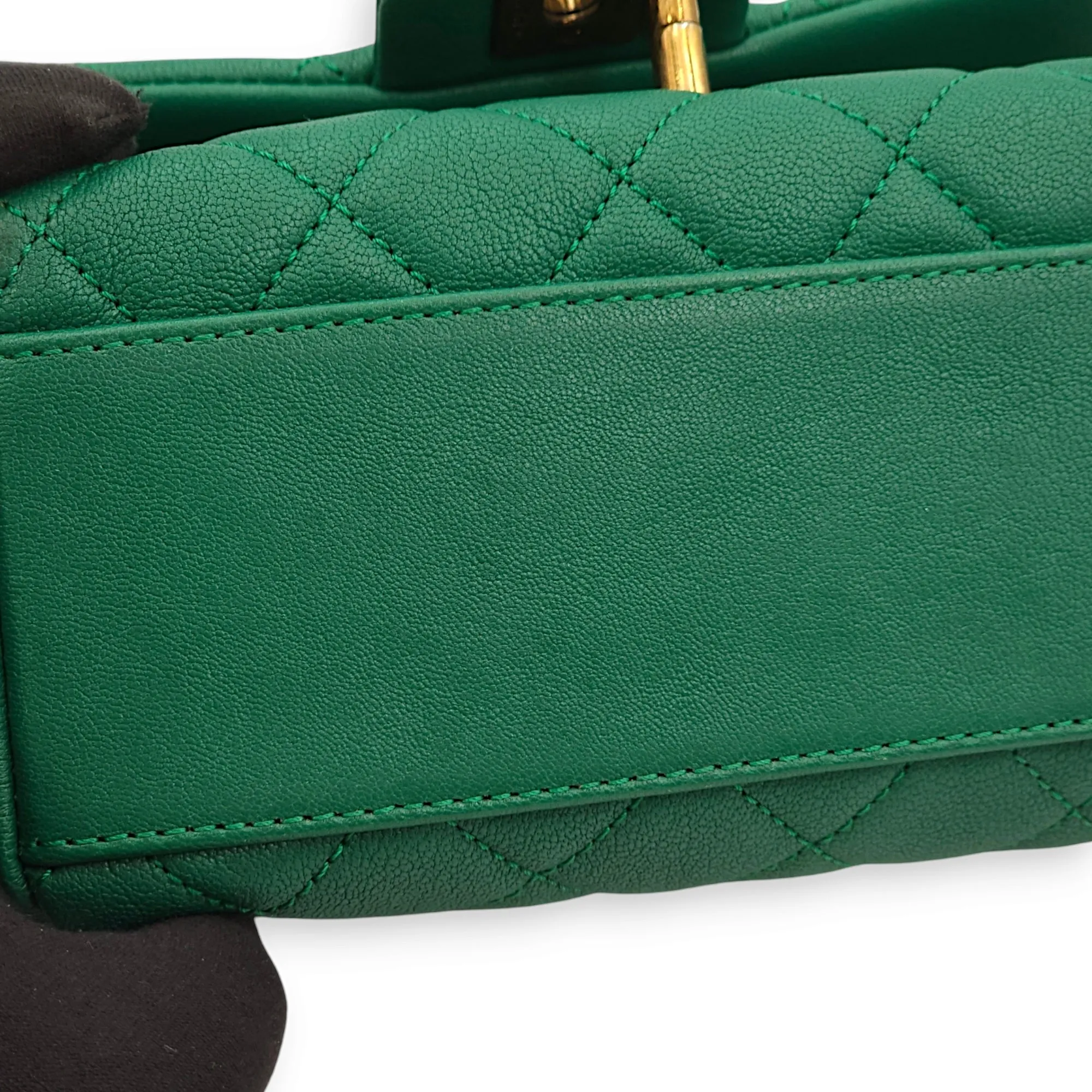 Trapezio Flap Green Crossbody Bag in Chevre Leather, Gold hardware